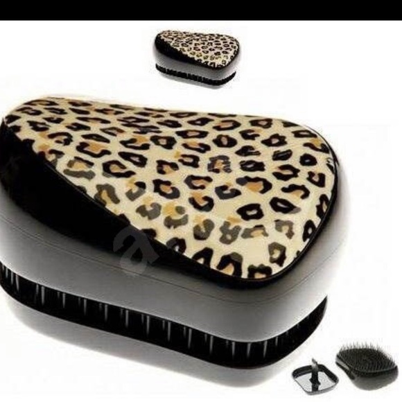 Tangle Teezer Other - BRAND NEW!! Tangle Teezer compact styler Tangle Teezer Other - BRAND NEW!! Tangle Teezer compact styler